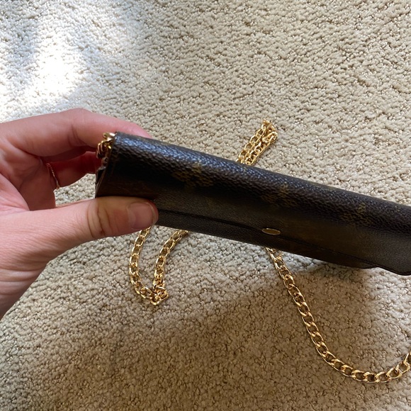 Authentic Louis Vuitton Sarah classic monogram canvas wallet on chain crossbody - Picture 8 of 13